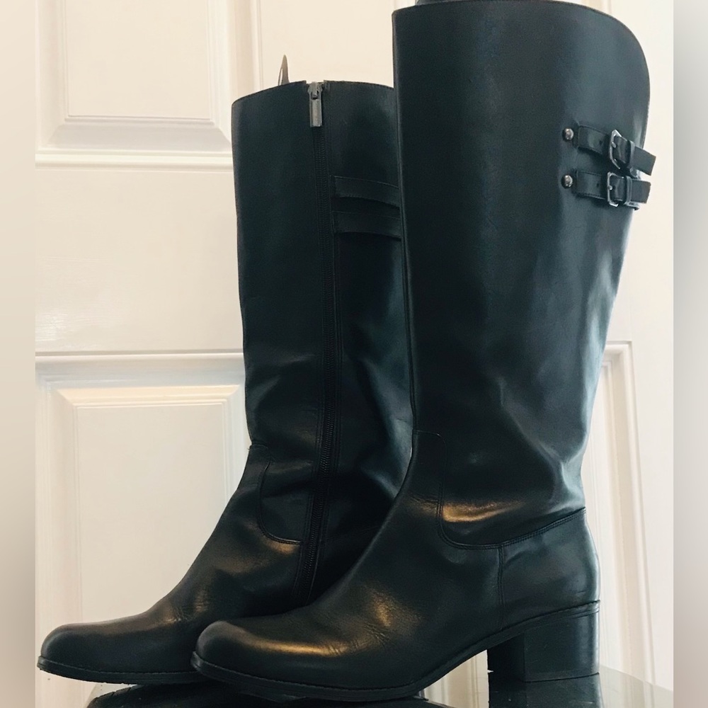 Women’s leather boot
